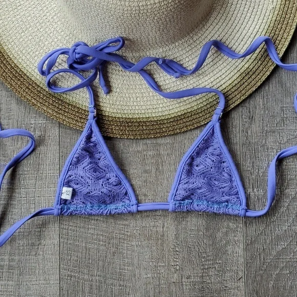 Diamond Lace Wicked Weasel rare-vintage thong bikini. Top: XS, Bottoms: large - Picture 3 of 9